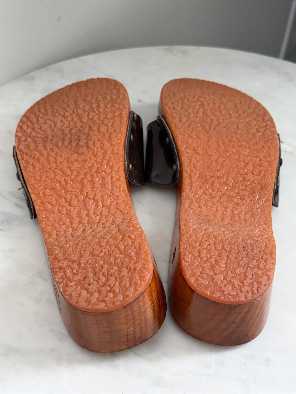 CHANEL interlocking Brown Wooden Wedge Slide Sandals with Gold CC Logo Size 36 - Picture 4 of 8